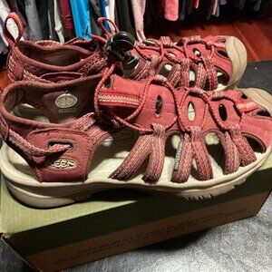 Keen Whisper Sandals- Red Dahlia